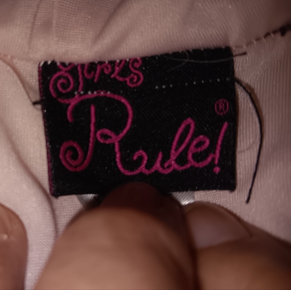 Girls size small 5/6, Girls Rule faux fur hooded vest - Picture 3 of 3